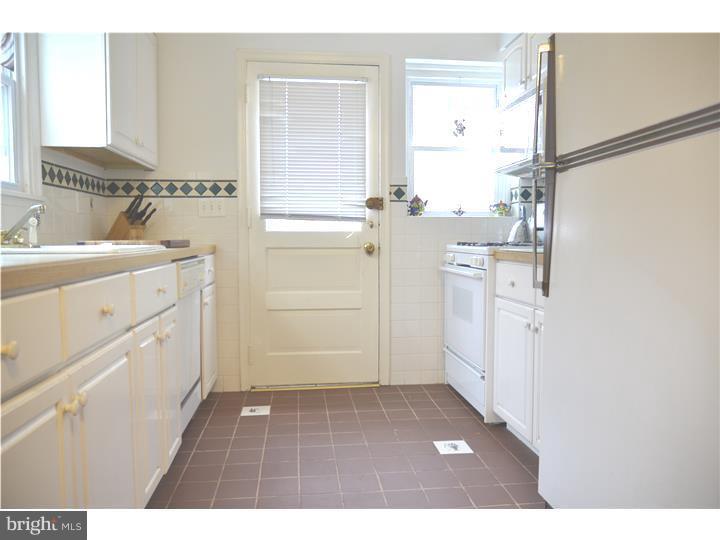 562 Haverford Road Havertown, PA 19083 - Photo 9 of 17 Kitchen