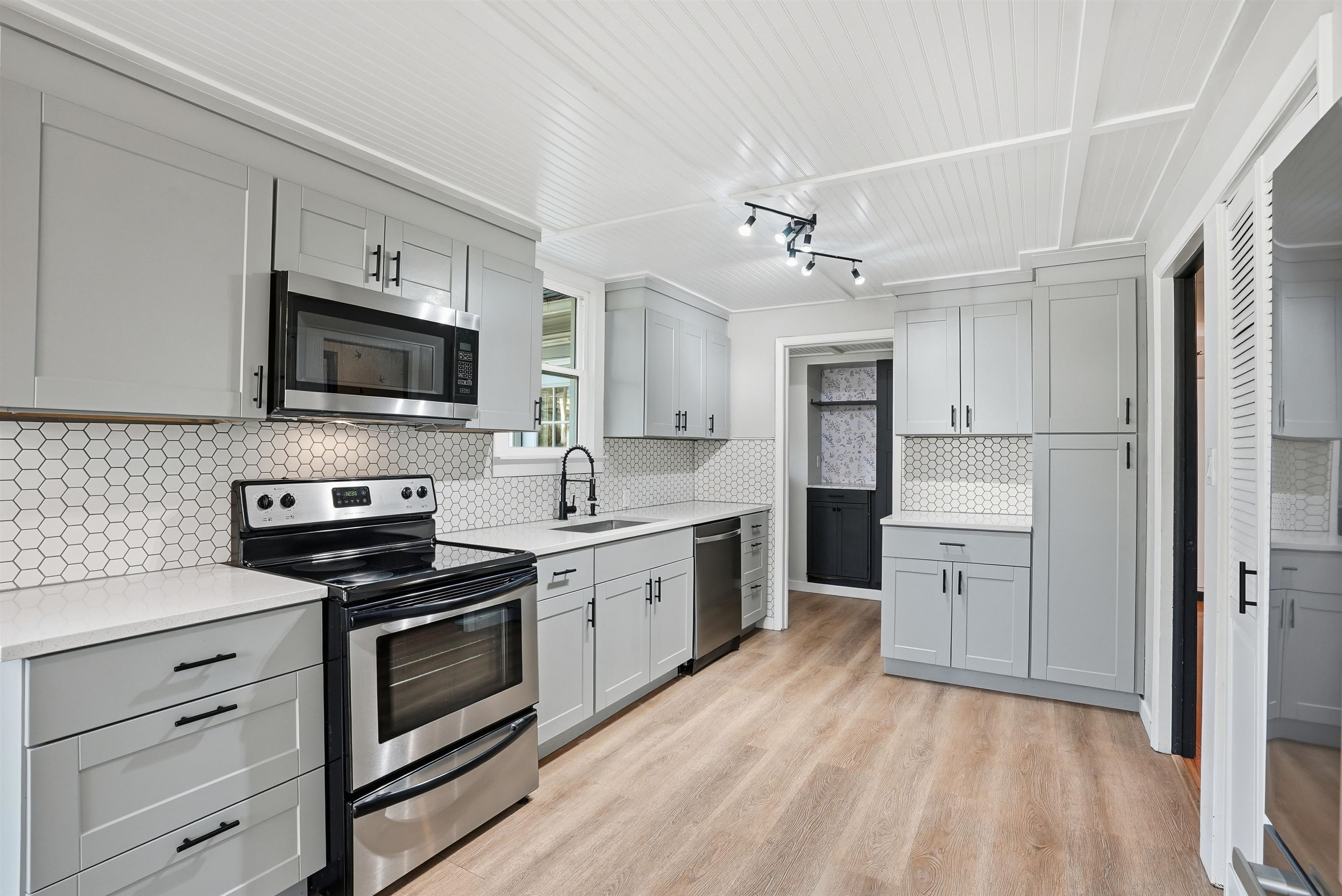 522 East 8th Avenue Spokane, WA 99202 - Photo 8 of 37