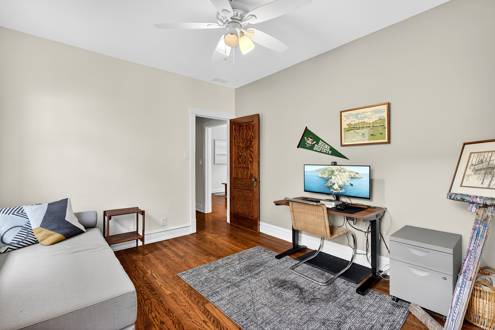 4431 North Richmond Street Chicago, IL 60625 - Photo 18 of 36 a workspace with furniture and wooden floor