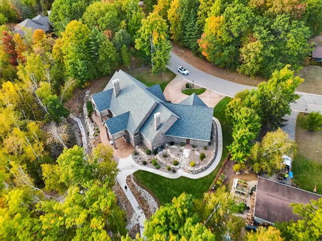 $1,299,000 | 315 West Highland Drive, Oconto Falls, WI 54154