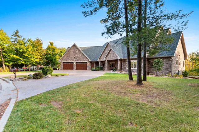 $1,299,000 | 315 West Highland Drive, Oconto Falls, WI 54154