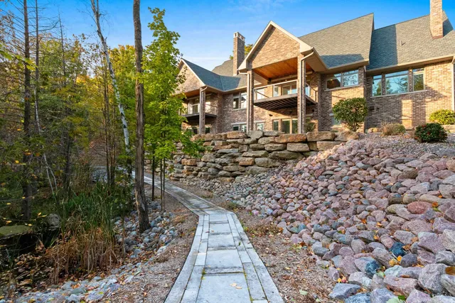 $1,299,000 | 315 West Highland Drive, Oconto Falls, WI 54154