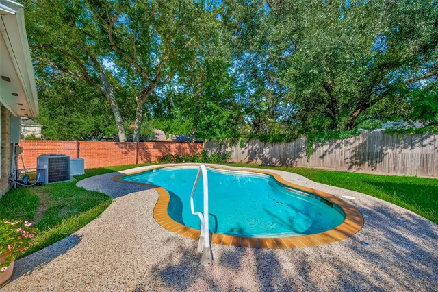 $399,500 | 2503 Falcon Ridge Street, Pearland, TX 77584