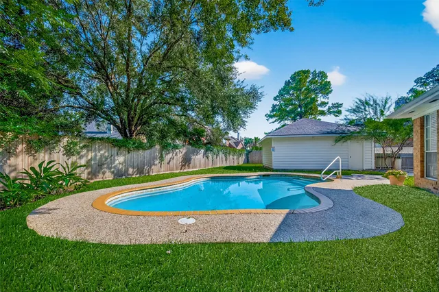 $399,500 | 2503 Falcon Ridge Street, Pearland, TX 77584