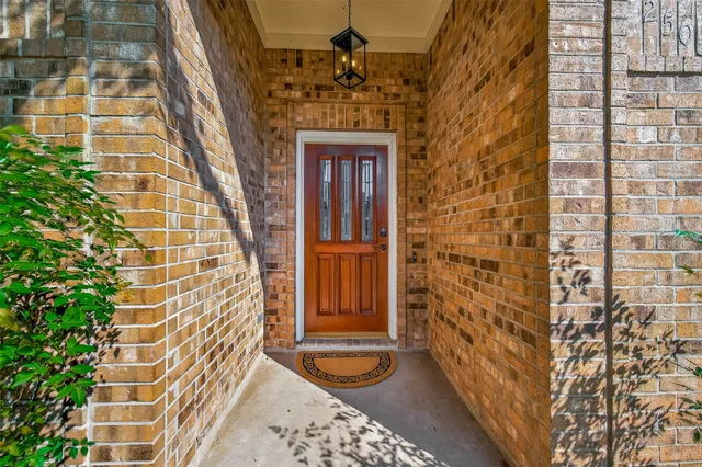 $399,500 | 2503 Falcon Ridge Street, Pearland, TX 77584