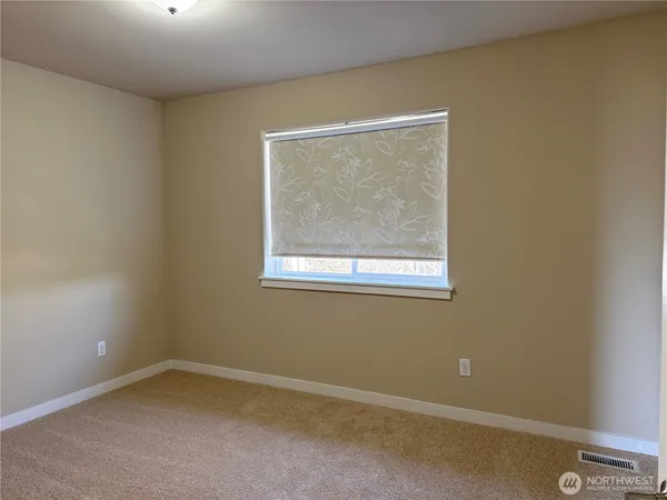$3,150 | 2715 158th Place Southwest, Lynnwood, WA 98087