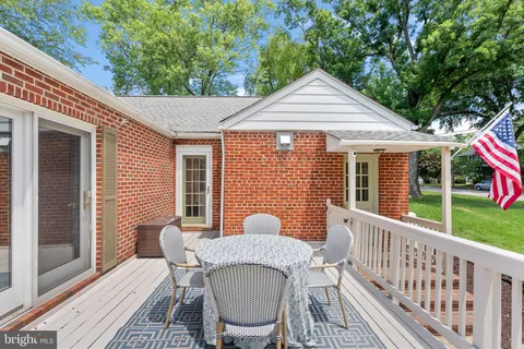 $825,000 | 4301 Agnew Avenue, Alexandria, VA 22309