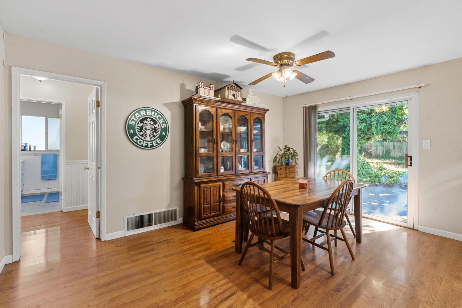 4504 Marble Way Carmichael, CA 95608 - Photo 12 of 36