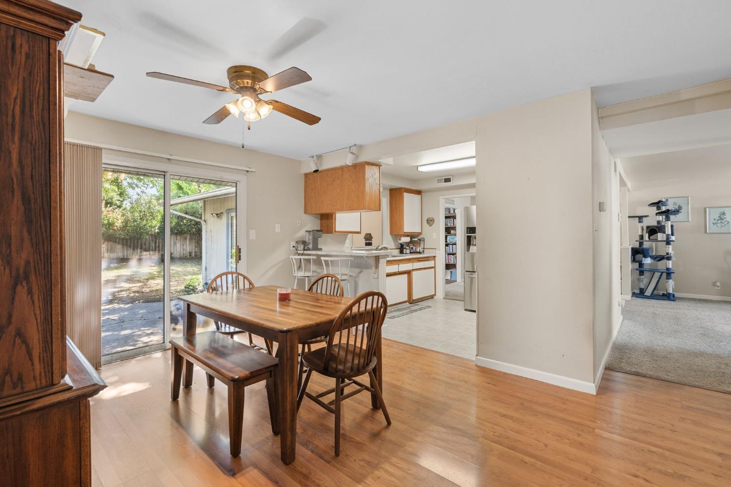 4504 Marble Way Carmichael, CA 95608 - Photo 13 of 36