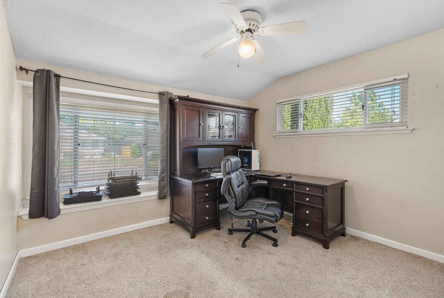 4504 Marble Way Carmichael, CA 95608 - Photo 21 of 36