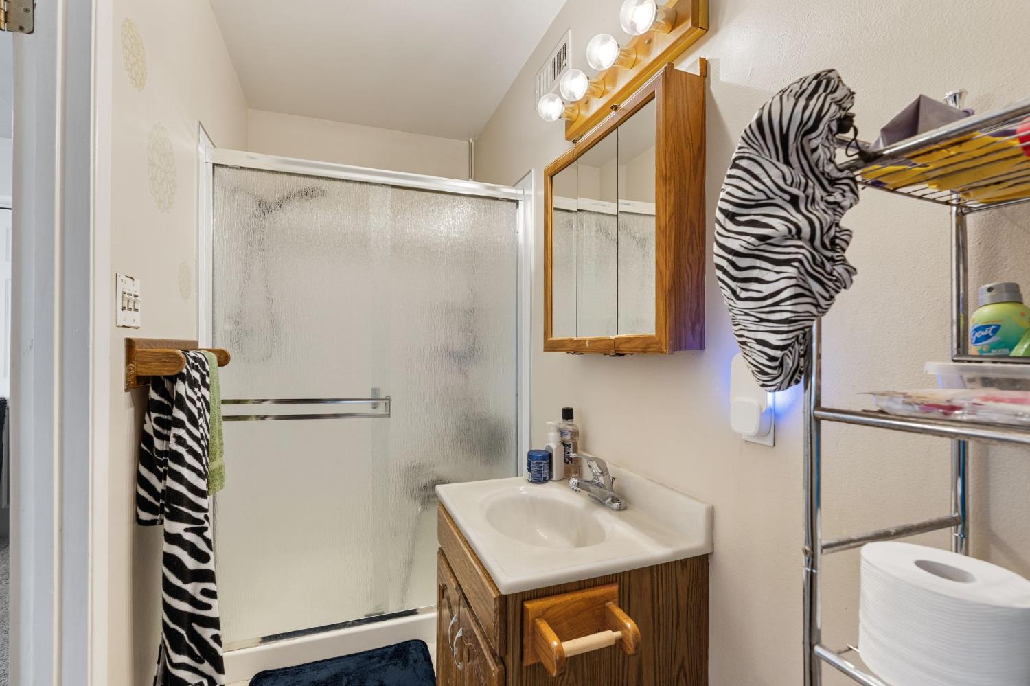 4504 Marble Way Carmichael, CA 95608 - Photo 23 of 36