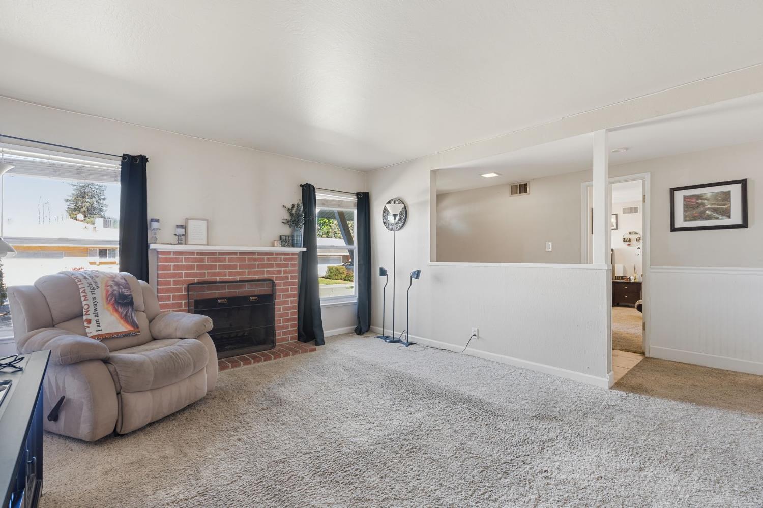 4504 Marble Way Carmichael, CA 95608 - Photo 7 of 36