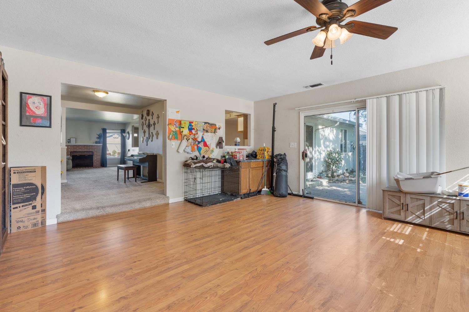 4504 Marble Way Carmichael, CA 95608 - Photo 7 of 36