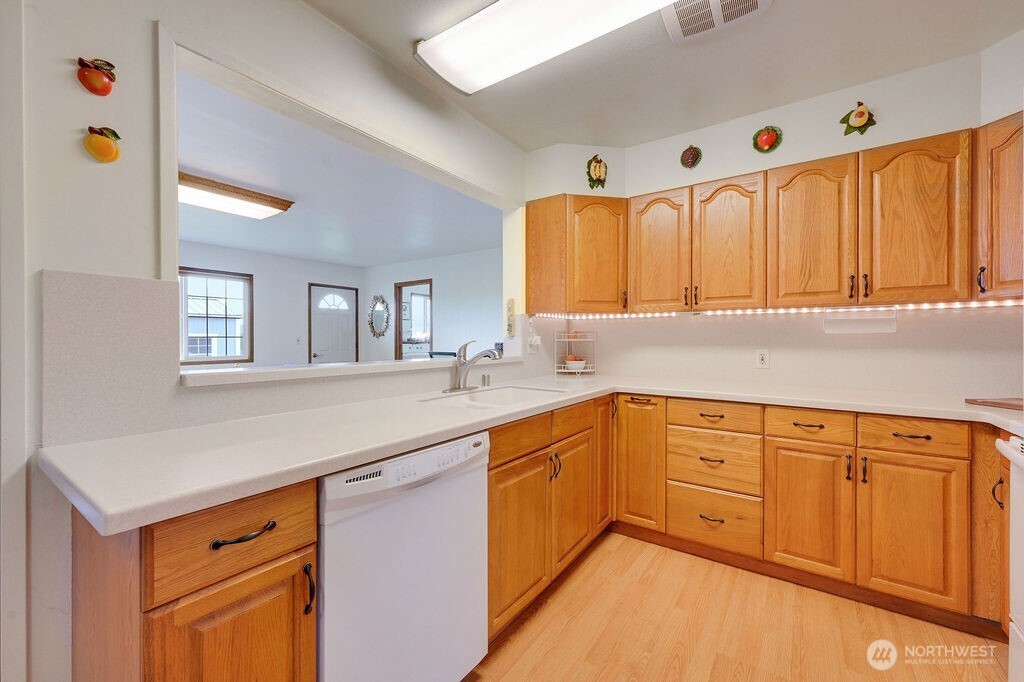 736 S Street Port Townsend, WA 98368 - Photo 12 of 40