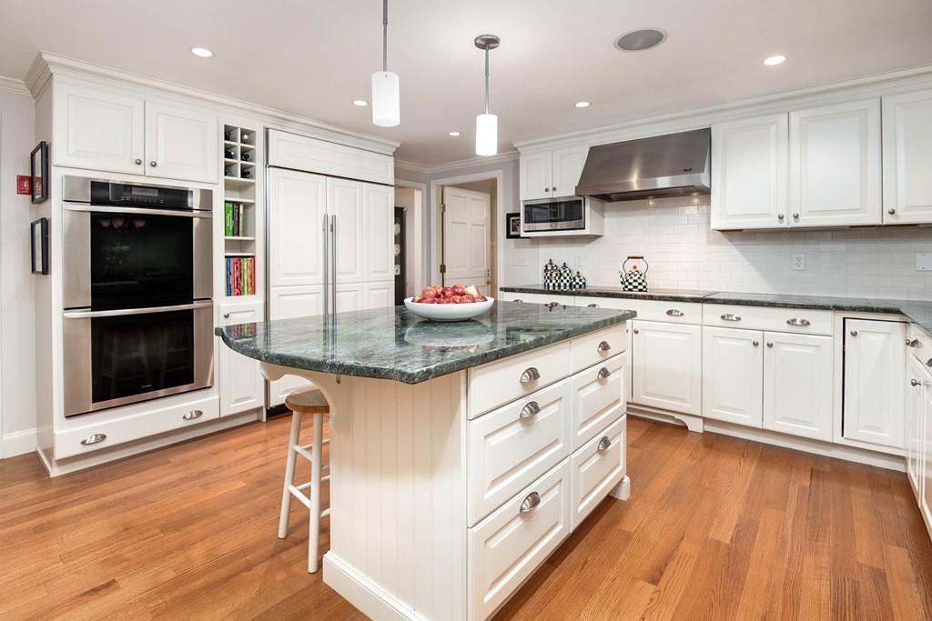 11 Stewart Road Needham, MA 02492 - Photo 4 of 42 Gallery Image 4
