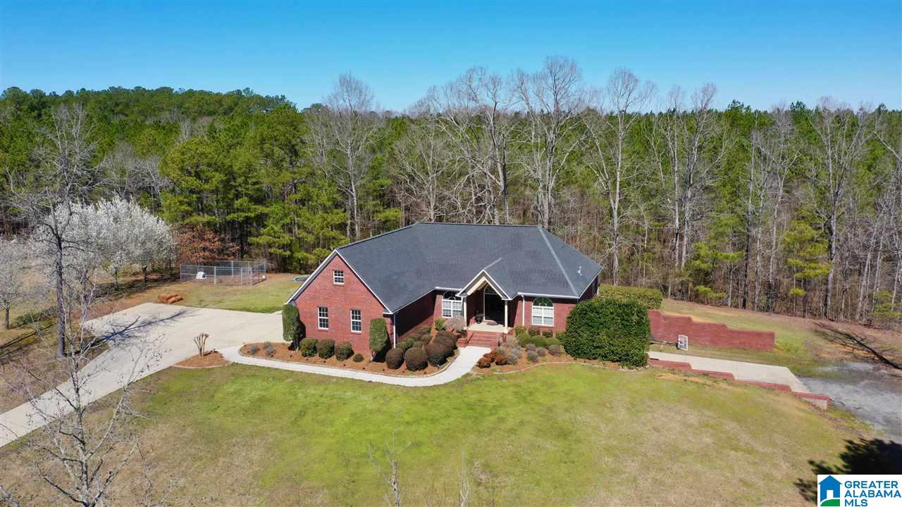 2065 Clinton Place Gadsden, AL 35903 - Photo 1 of 48