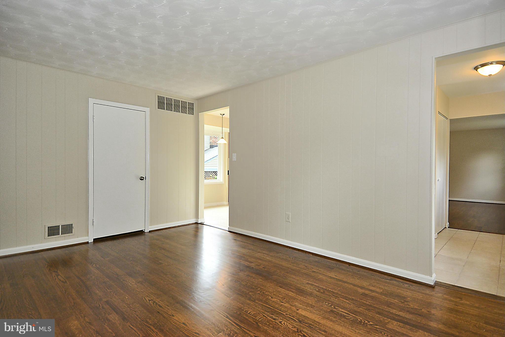 16201 Kent Road Laurel, MD 20707 - Photo 12 of 30 Family Room