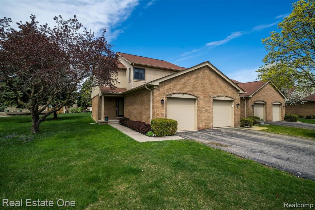620 Byron Court Rochester Hills, MI 48307 - Photo 1 of 19