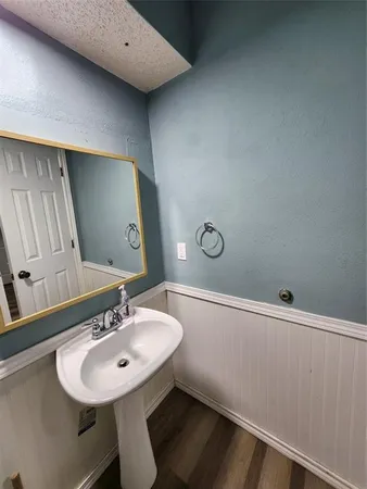 $1,750 | 1124 Kathy Lane, Lewisville, TX 75067