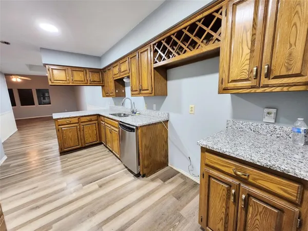 $1,750 | 1124 Kathy Lane, Lewisville, TX 75067