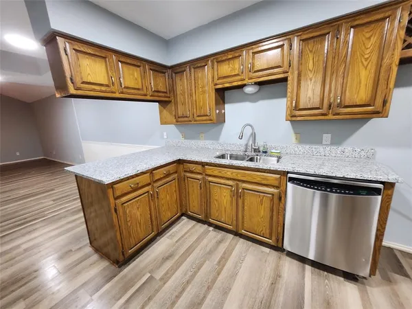 $1,750 | 1124 Kathy Lane, Lewisville, TX 75067