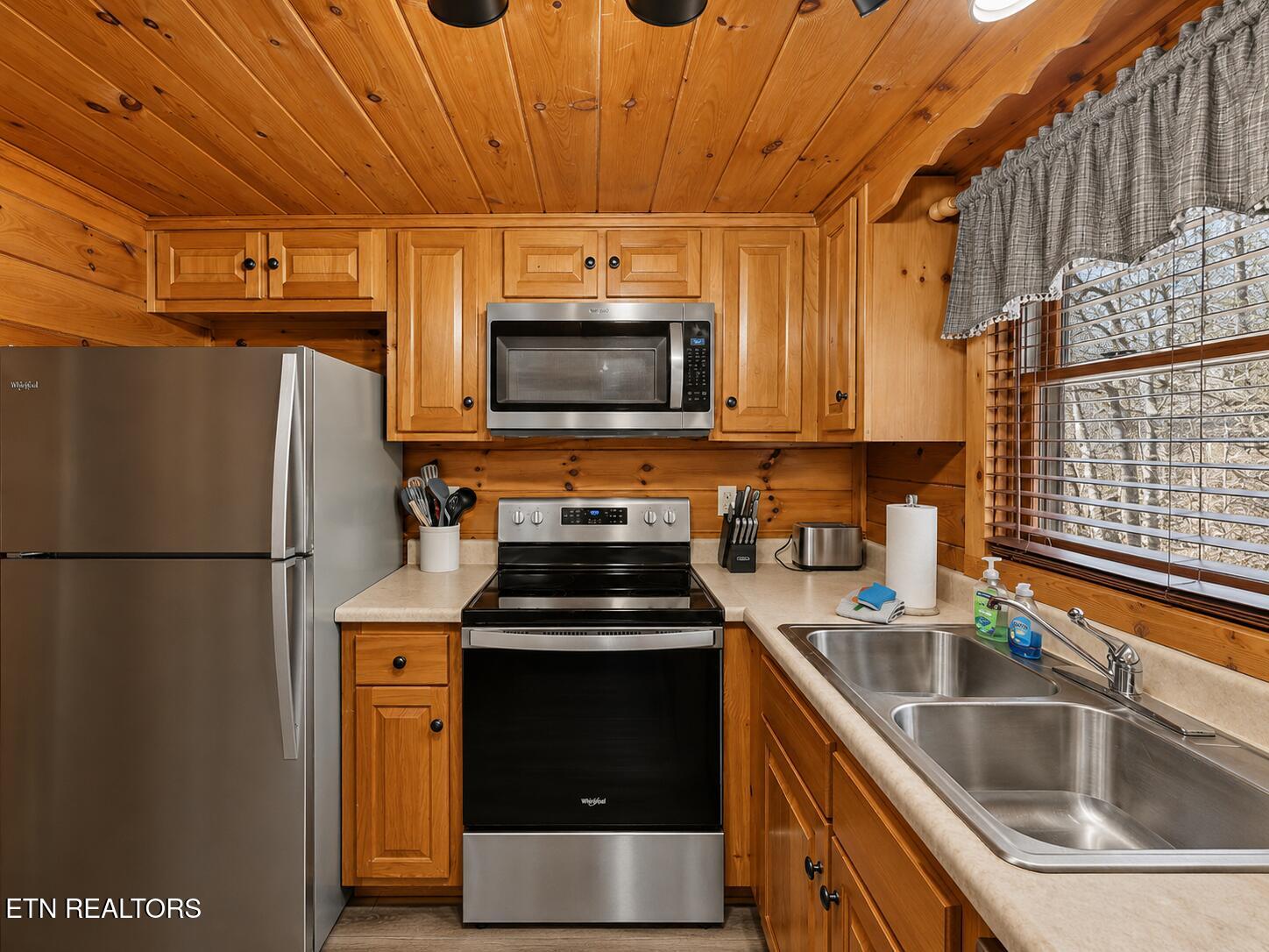 952 Iron Mountain Road Pigeon Forge, TN 37863 - Photo 10 of 31 11