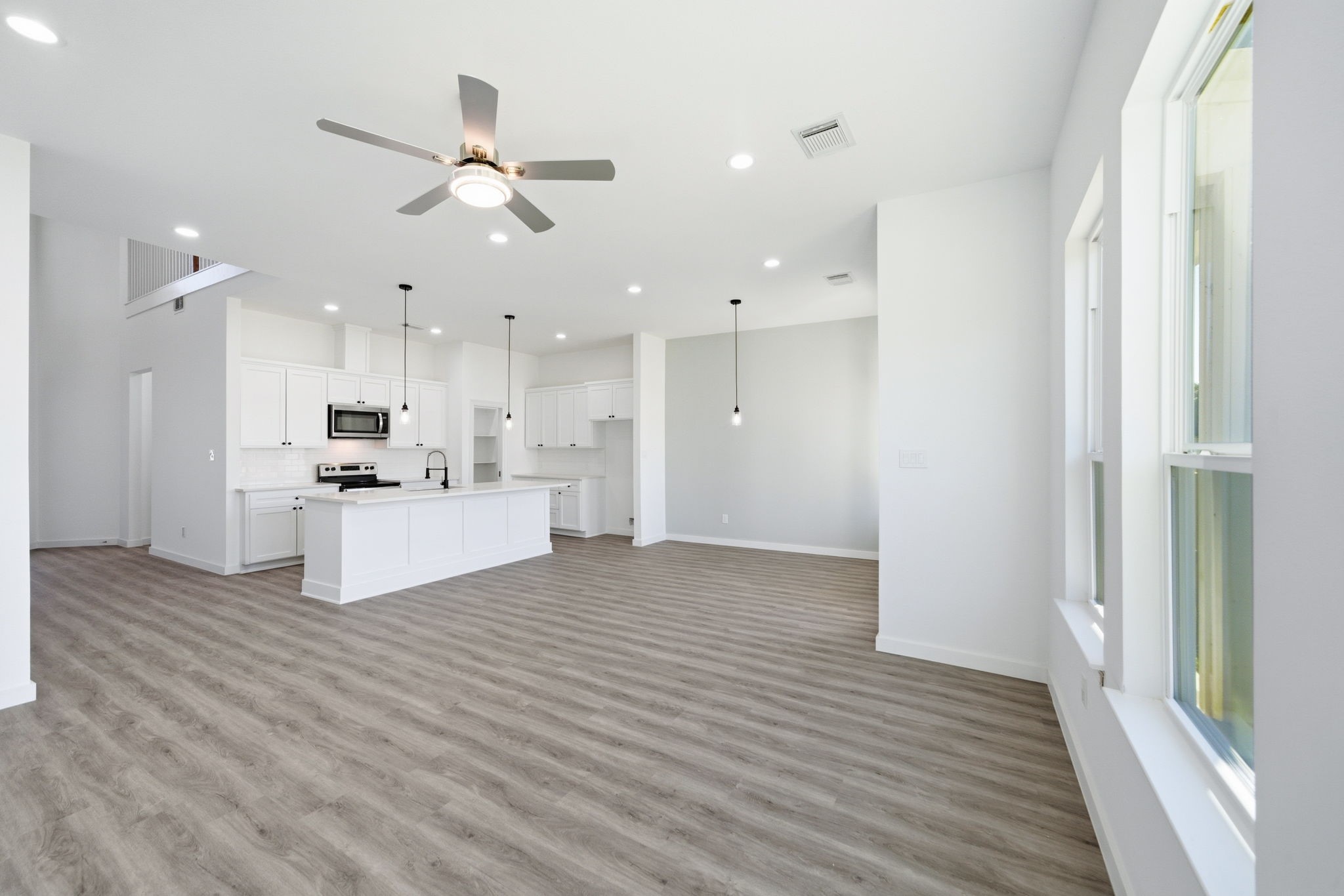 111 Capetown Way Conroe, TX 77356 - Photo 8 of 24