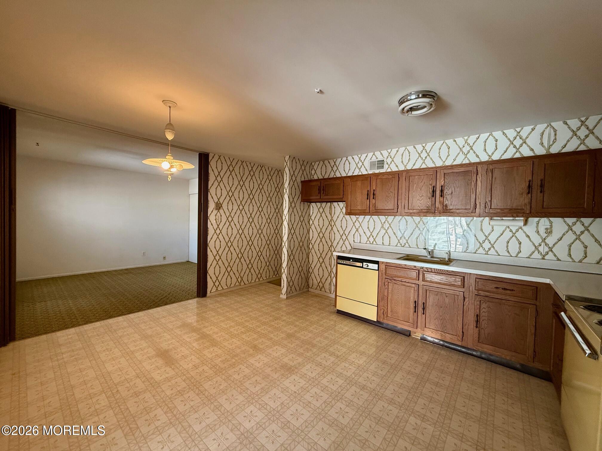 93 Halls Croft Road, Unit B Freehold, NJ 07728 - Photo 11 of 23 IMG_8722