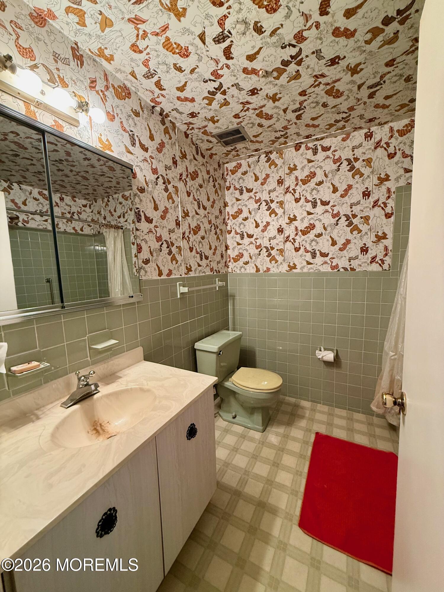 93 Halls Croft Road, Unit B Freehold, NJ 07728 - Photo 14 of 23 IMG_8710