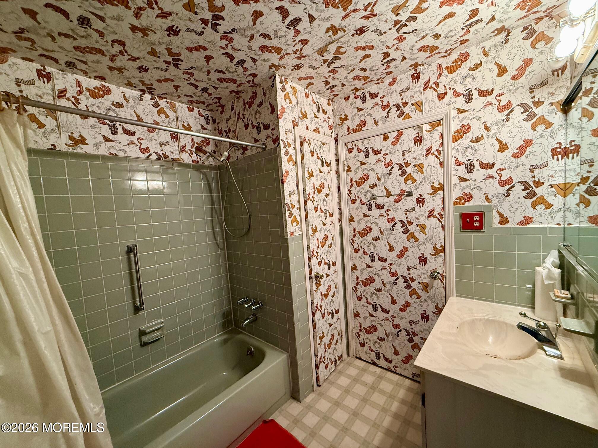 93 Halls Croft Road, Unit B Freehold, NJ 07728 - Photo 15 of 23 IMG_8709