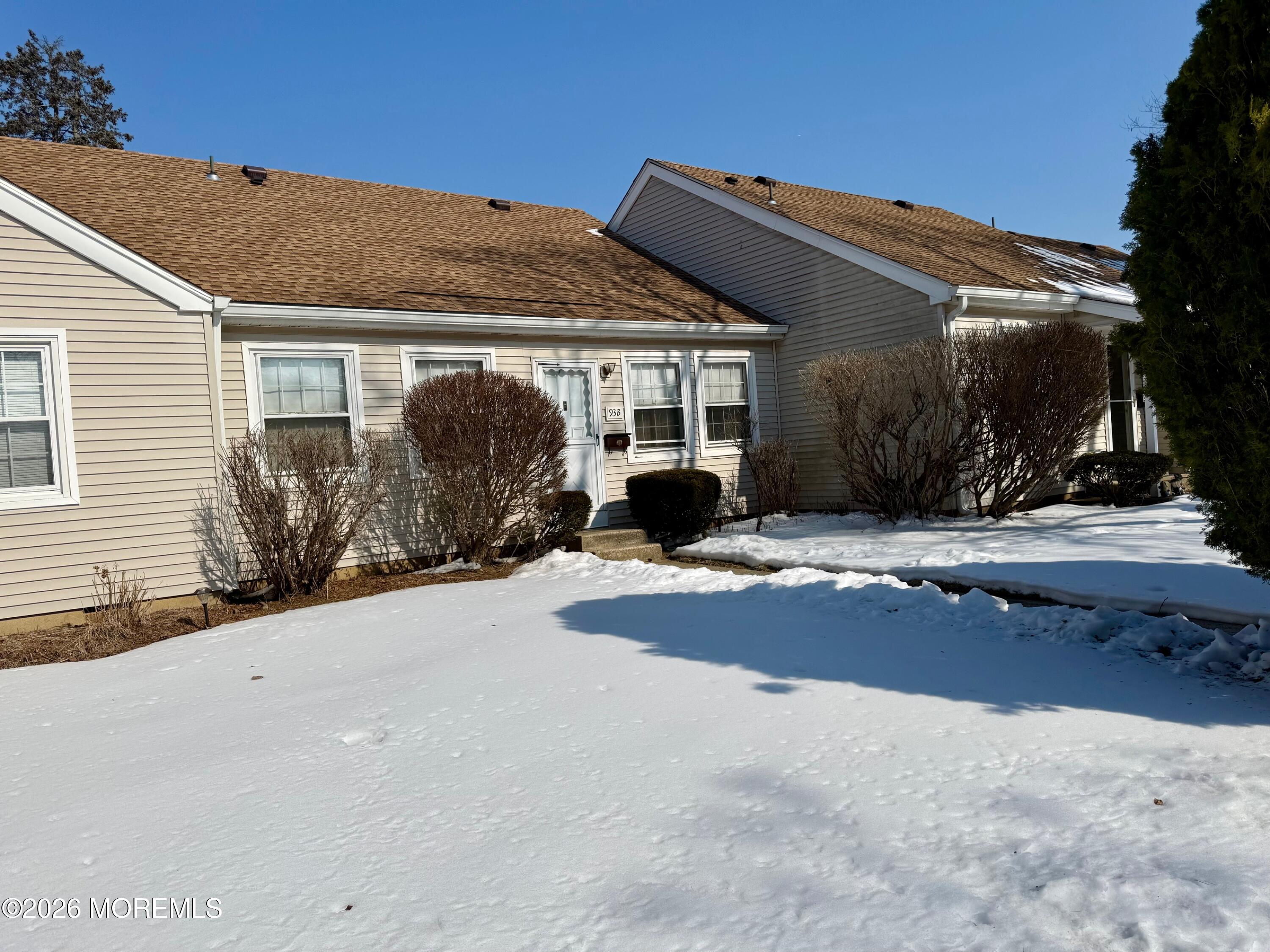 93 Halls Croft Road, Unit B Freehold, NJ 07728 - Photo 3 of 23 IMG_8729