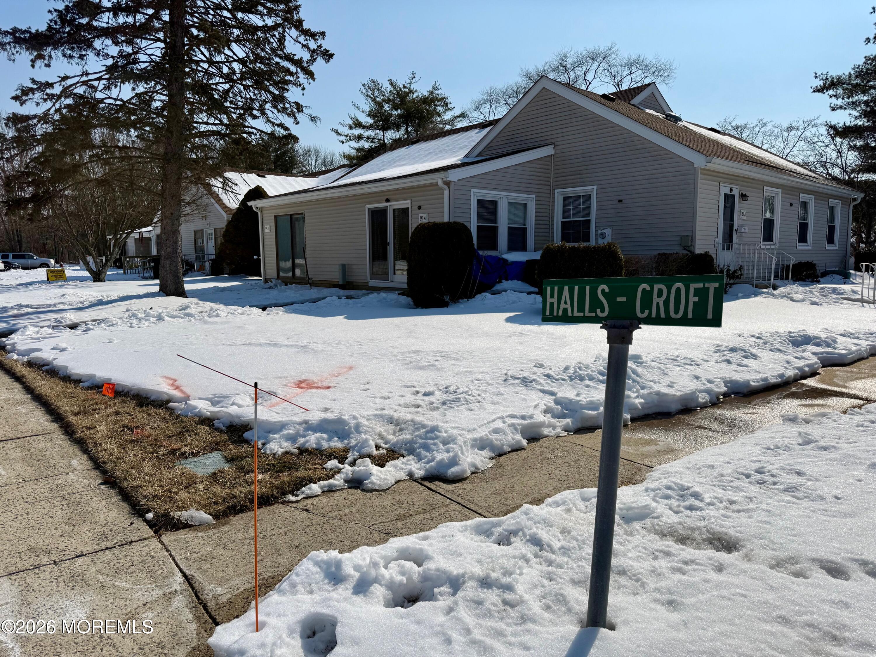 93 Halls Croft Road, Unit B Freehold, NJ 07728 - Photo 4 of 23 IMG_8730