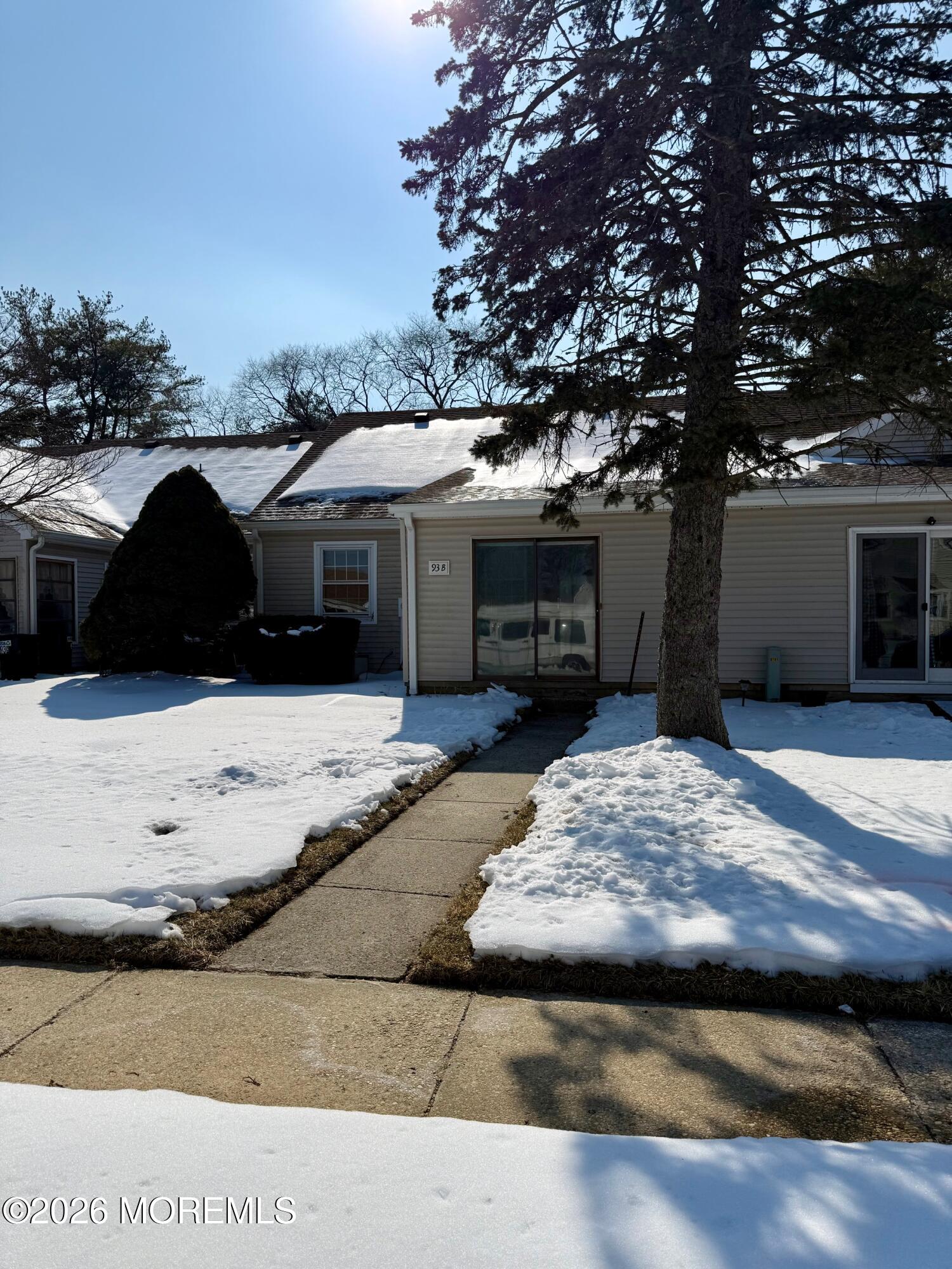 93 Halls Croft Road, Unit B Freehold, NJ 07728 - Photo 5 of 23 IMG_8732