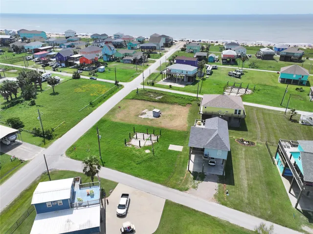 $159,900 | 865 South Crystal Beach Road, Crystal Beach, TX 77650