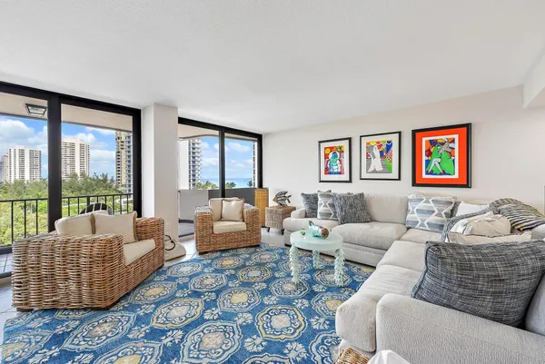 $649,000 | 4200 North Ocean Drive, Unit 2705, Singer Island, FL 33404
