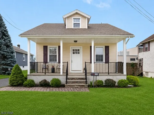 $3,200 | 239 Washington Street, Berkeley Heights, NJ 07922