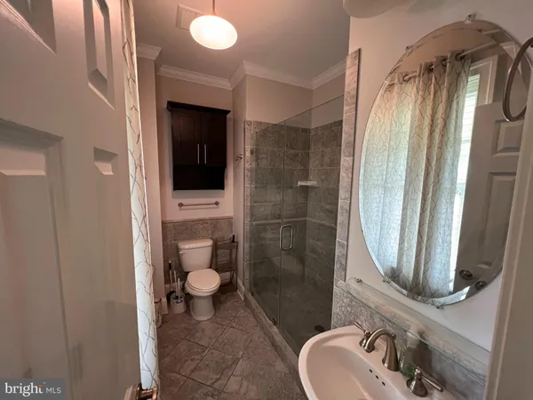 $1,700 | 15 South Braddock Street, Winchester, VA 22601