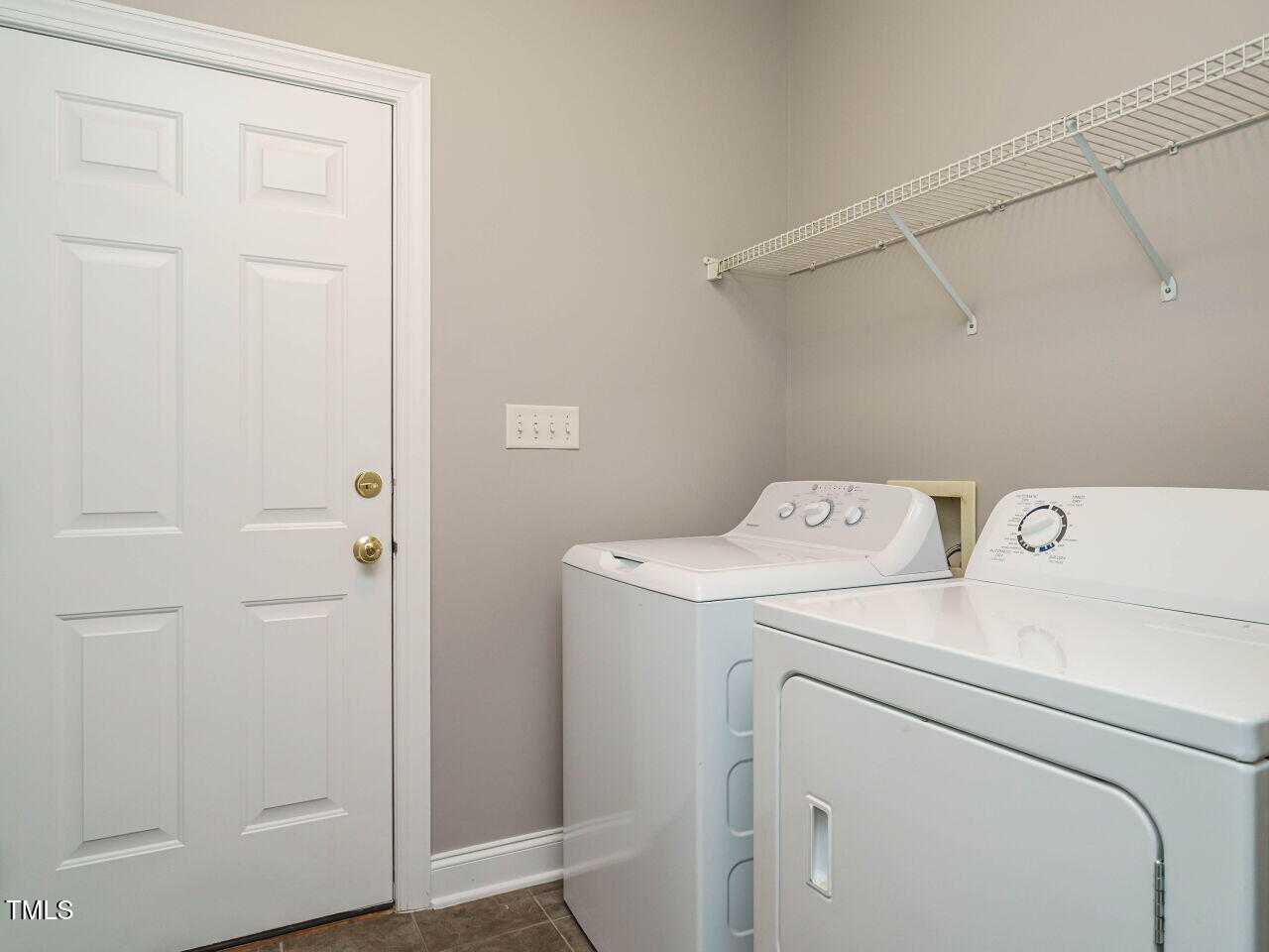 212 Rushing Wind Way Apex, NC 27502 - Photo 16 of 32 017-1280x960-laundry-room
