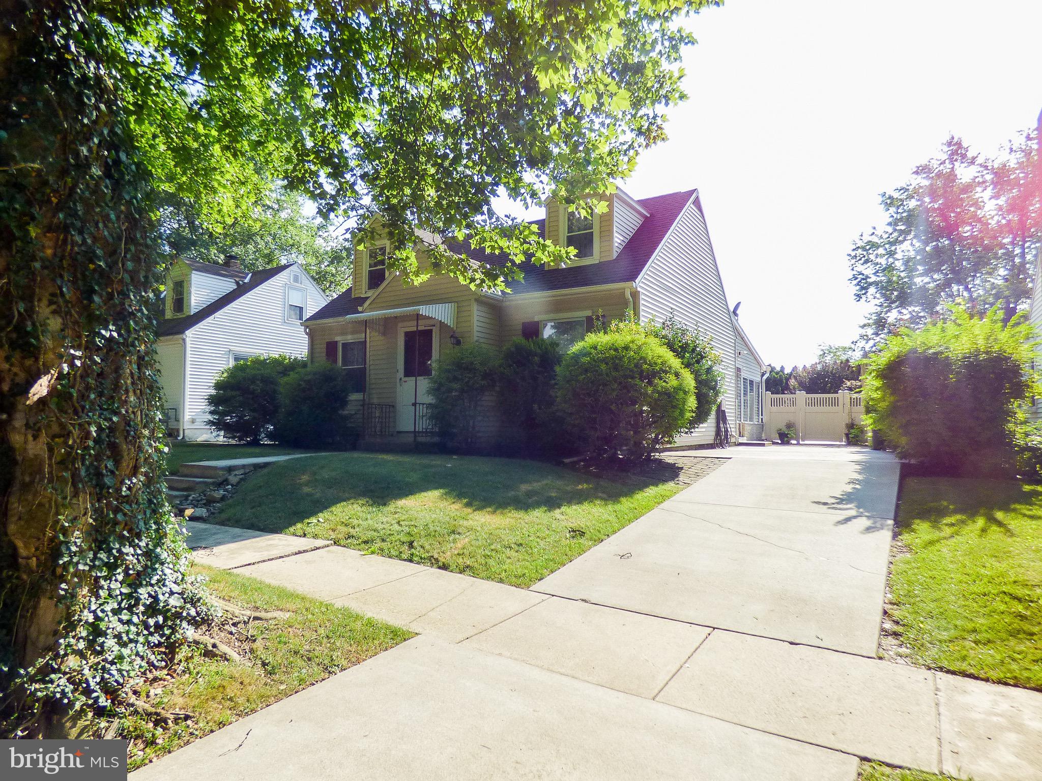 206 Lyndhurst Road York, PA 17402 - Photo 3 of 42 Gallery Image 3