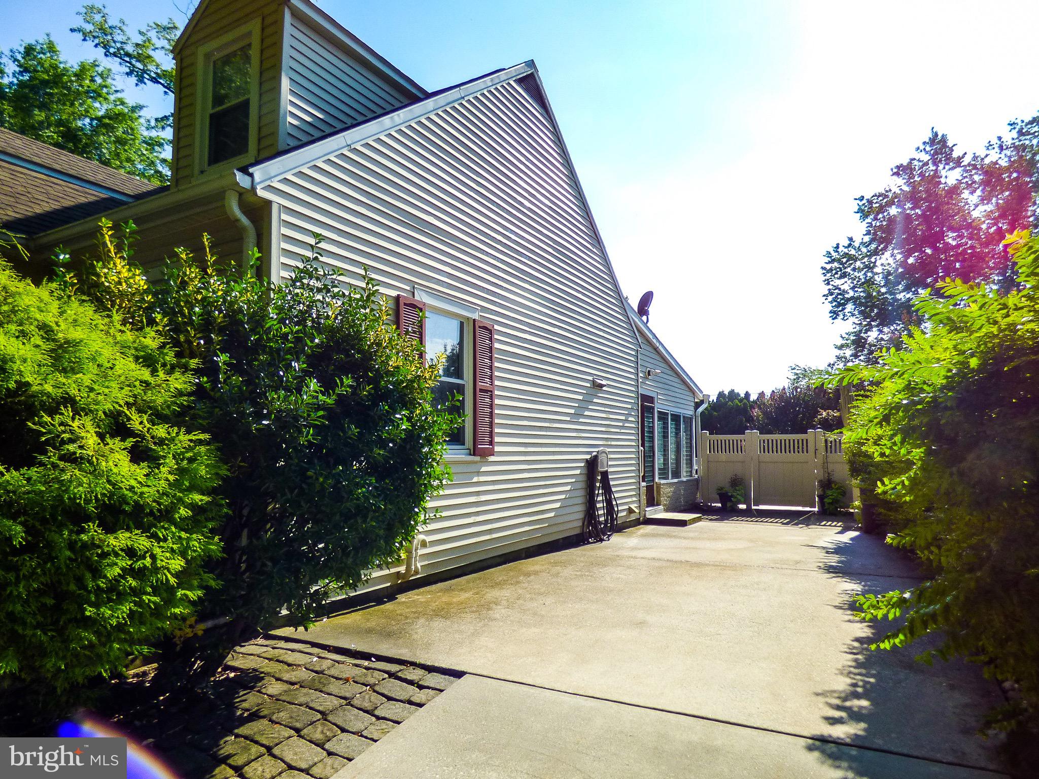 206 Lyndhurst Road York, PA 17402 - Photo 4 of 42 Gallery Image 4