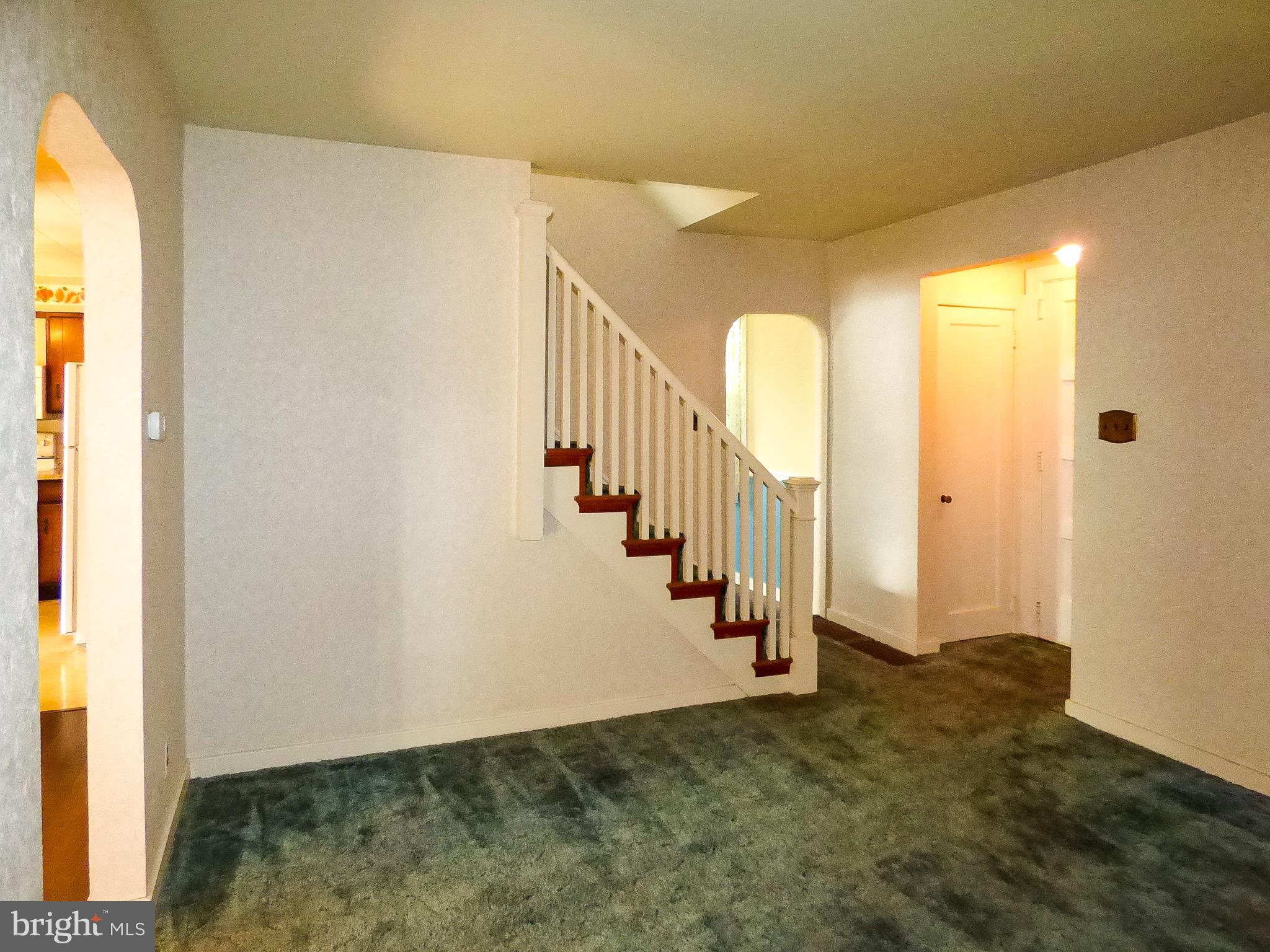 206 Lyndhurst Road York, PA 17402 - Photo 5 of 42 Gallery Image 5