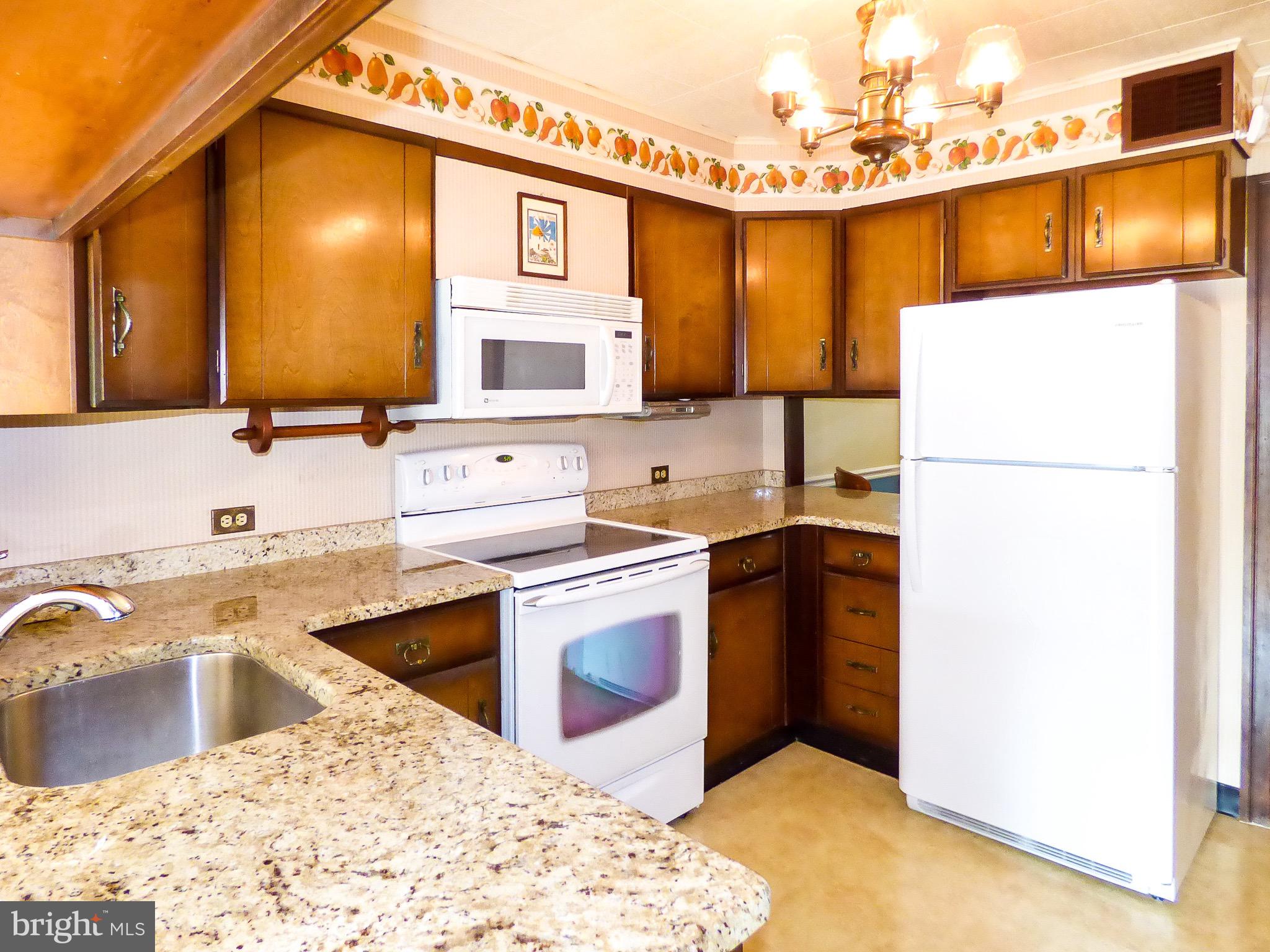206 Lyndhurst Road York, PA 17402 - Photo 8 of 42 Gallery Image 8