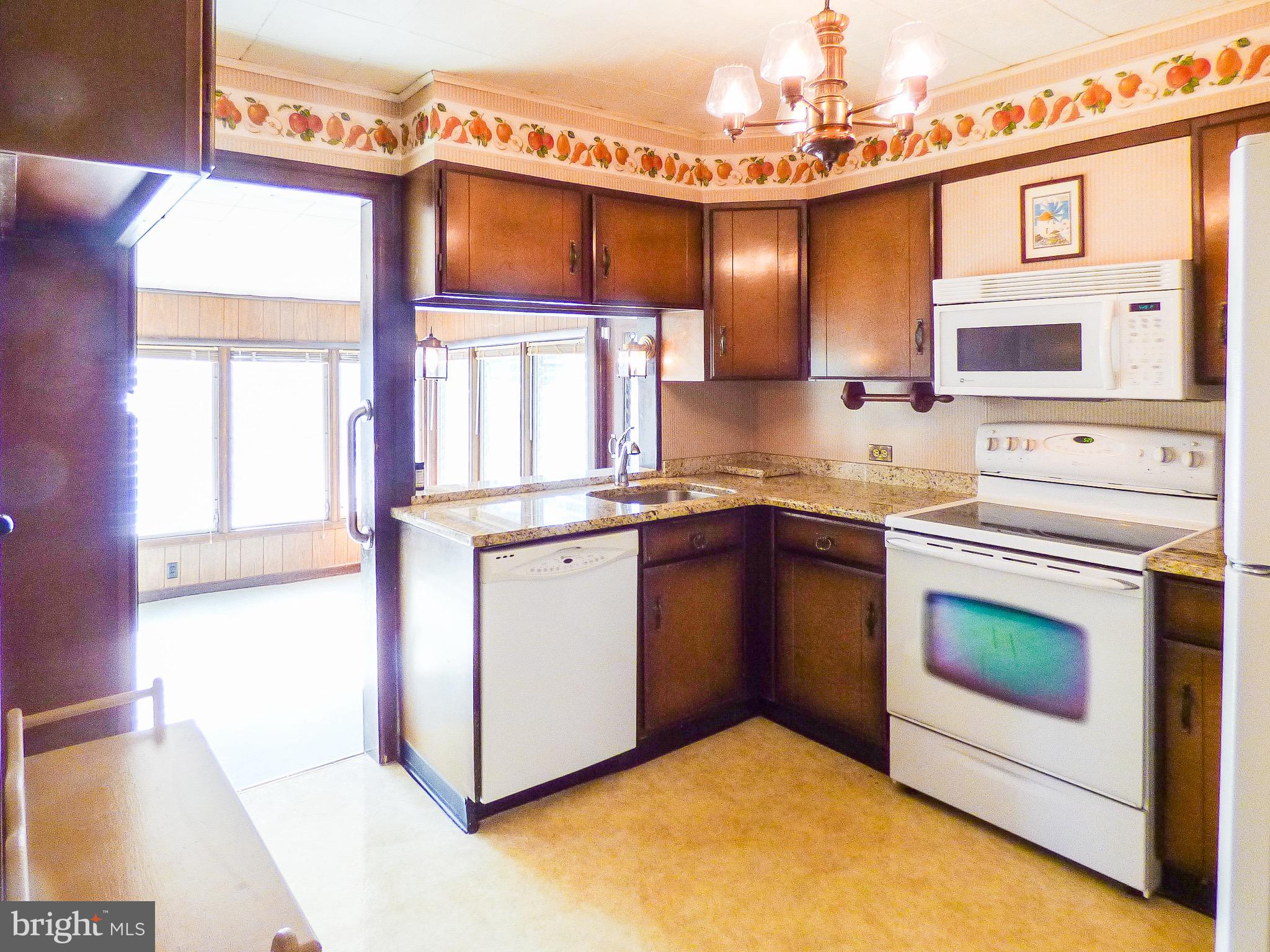 206 Lyndhurst Road York, PA 17402 - Photo 9 of 42 Gallery Image 9