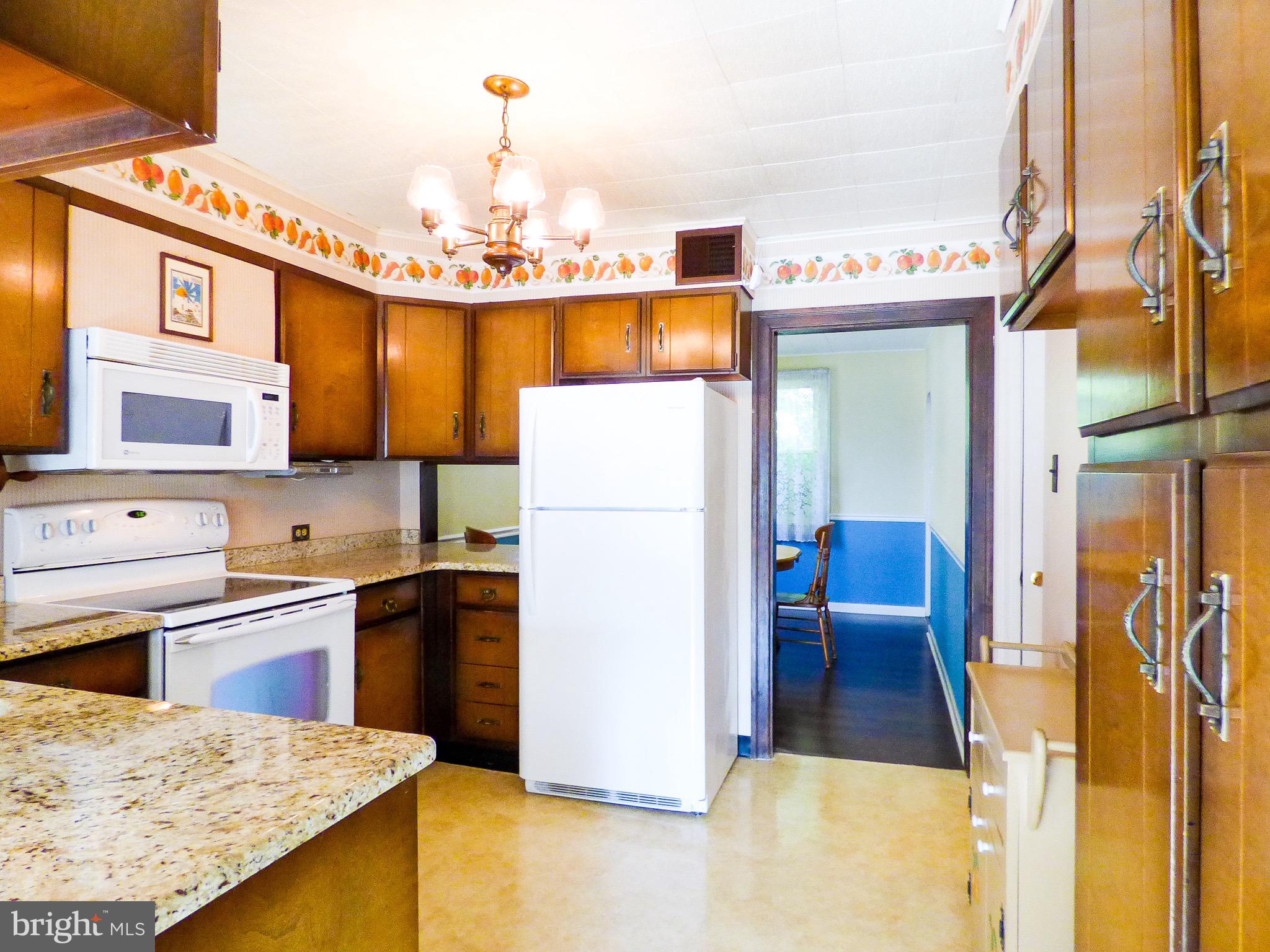 206 Lyndhurst Road York, PA 17402 - Photo 10 of 42 Gallery Image 10