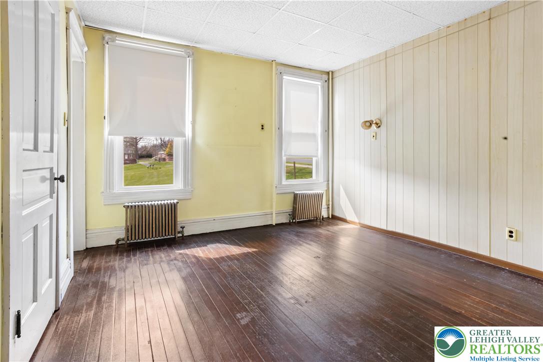 325 West Center Street Nazareth, PA 18064 - Photo 18 of 44