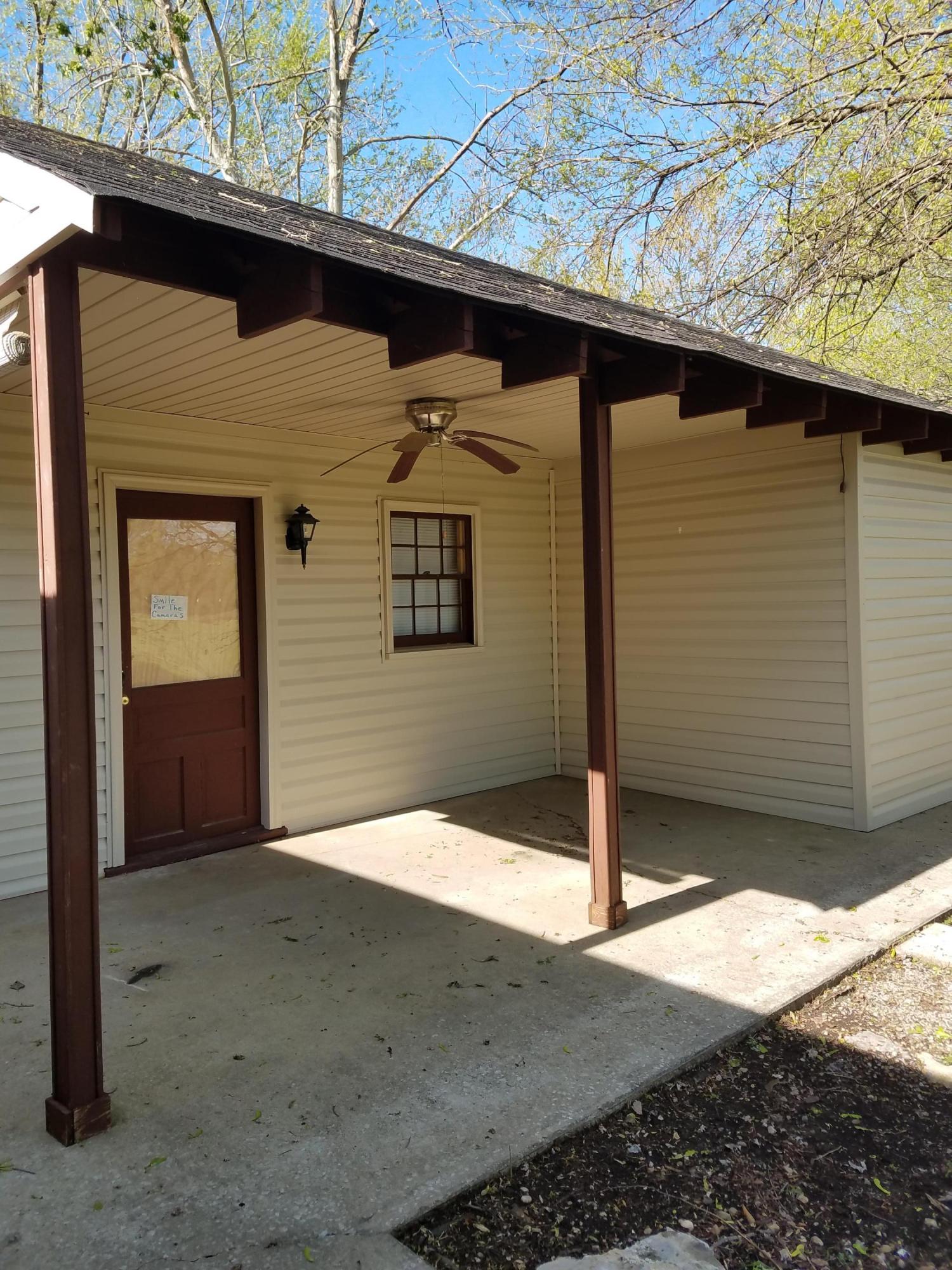 10700 Blue Lick Road Louisville, KY 40229 - Photo 23 of 37 Blue Lick garage patio