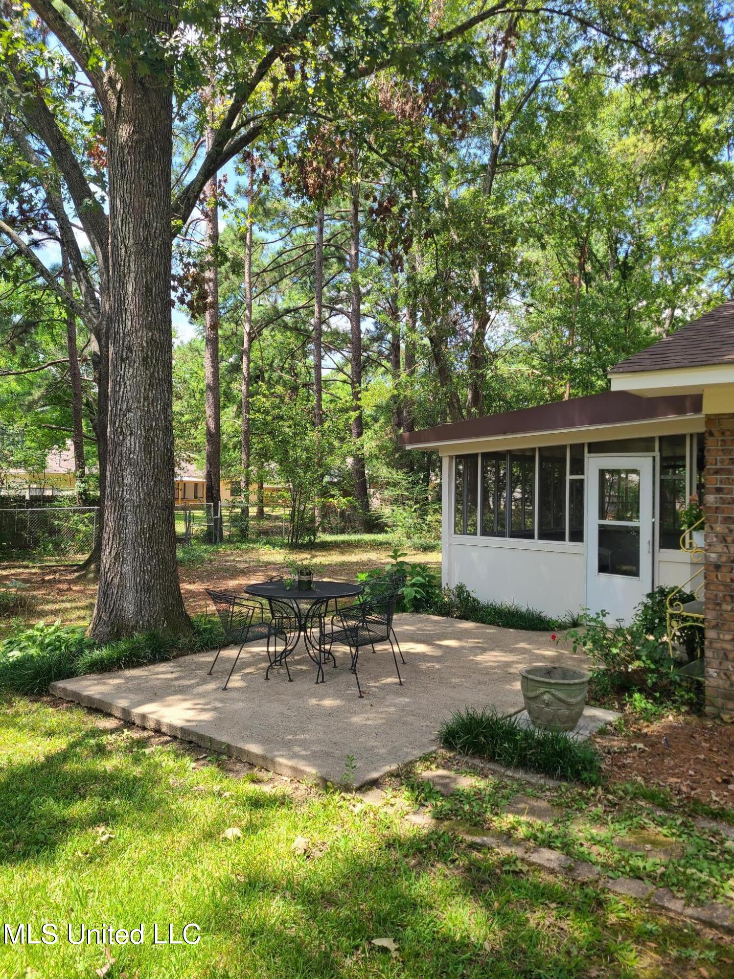 119 St Augustine Drive Madison, MS 39110 - Photo 5 of 23 119 St. Augustine Dr. Back Porch 02