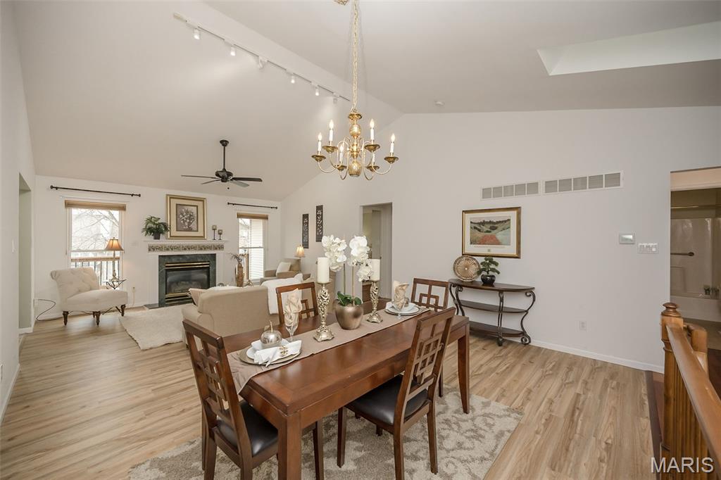 857 Braefield Court Chesterfield, MO 63017 - Photo 4 of 36