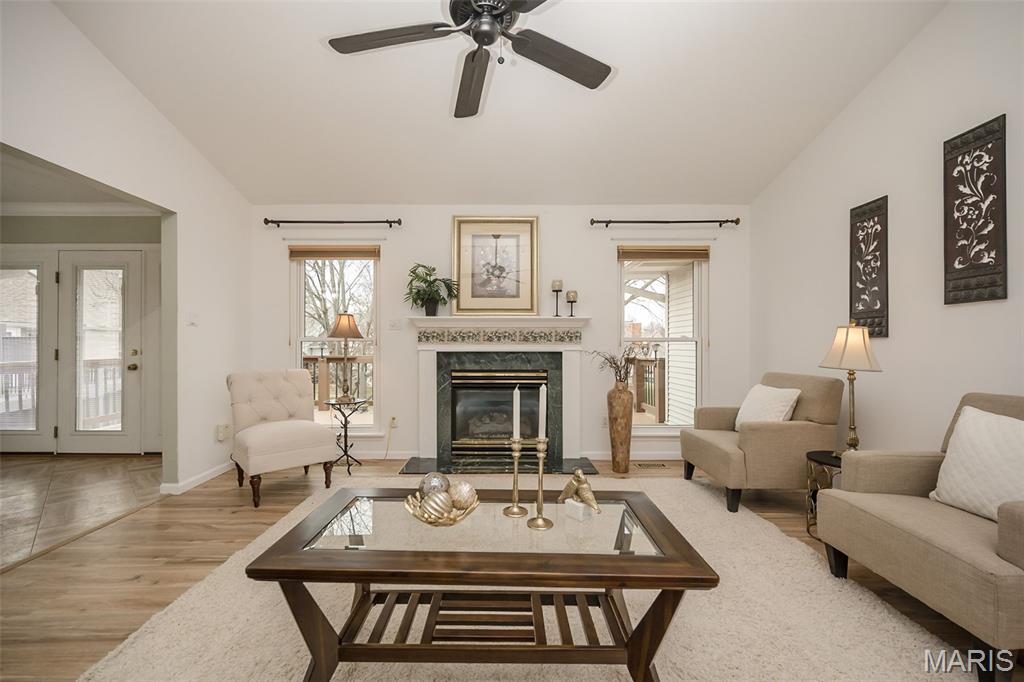 857 Braefield Court Chesterfield, MO 63017 - Photo 6 of 36