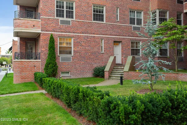$9,500 | 20 Church Street, Unit A3, Greenwich, CT 06830